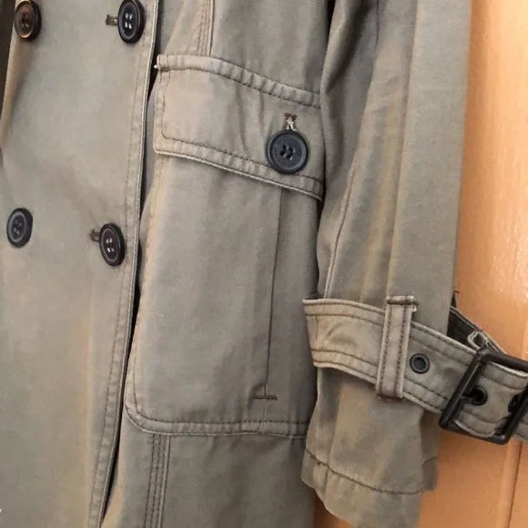 Attention to detail. Stylish army green jacket - Picture 4 of 5